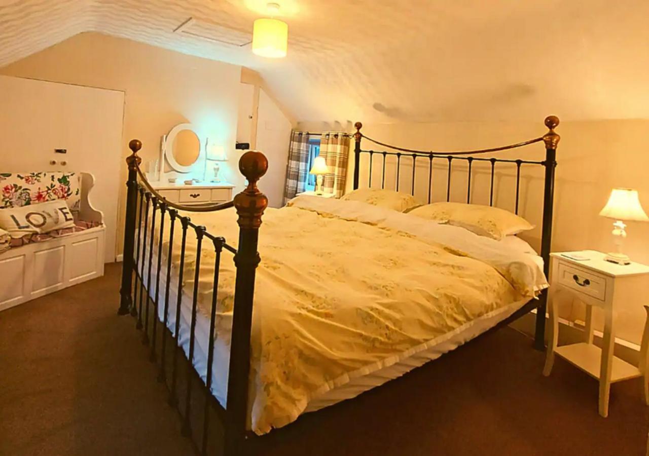 Romantic Lakeside Cottage By The Beach! With Super Cosy Log Burner! The Perfect Escape To Your Home From Home By The Sea! So Relaxing - You Won'T Want To Leave! Pet Friendly! Mablethorpe Esterno foto